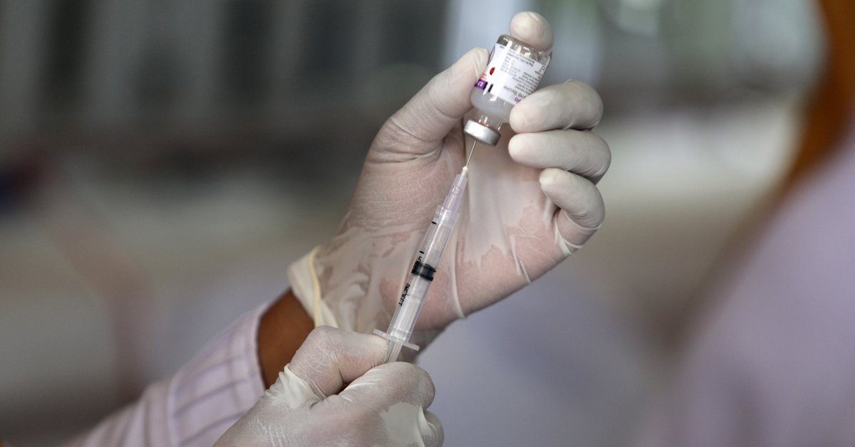 Pfizer busca solicitar en noviembre autorización de emergencia para distribuir su vacuna COVID-19